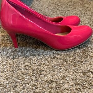 ComfortPlus pink patent kitten heels